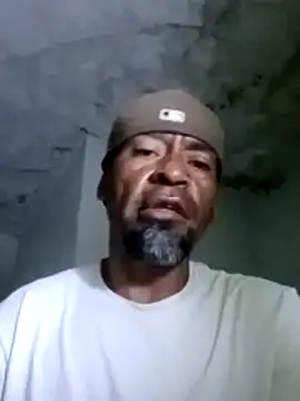 Snapshot of Flomi13 chatting on 03-14-26, 08:20 Flomi13 online show from 03-14-26, 08:20