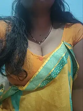 Snapshot of Sexyradha_ chatting on 07-10-26, 09:50 Sexyradha online show from 07-10-26, 09:50