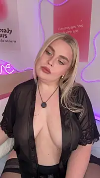 Snapshot of April_Vancee chatting on 05-08-26, 04:12 April Vancee online show from 05-08-26, 04:12