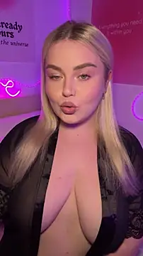 Snapshot of April_Vancee chatting on 06-09-26, 04:40 April Vancee online show from 06-09-26, 04:40
