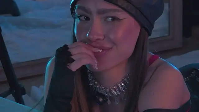 Snapshot of Amanda_River chatting on 11-12-25, 11:14 Amanda River online show from 11-12-25, 11:14