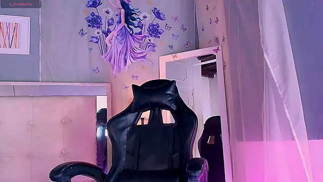 Emily Castillo 1 online show from 04-17-26, 04:48