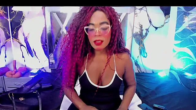 Snapshot of CandyMartinez_ chatting on 05-26-26, 08:38 CandyMartinez online show from 05-26-26, 08:38