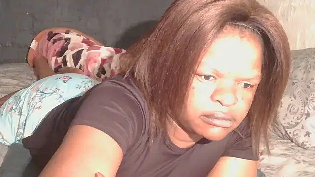 Snapshot of ebony_rose11 chatting on 12-23-25, 03:04 ebony rose11 online show from 12-23-25, 03:04