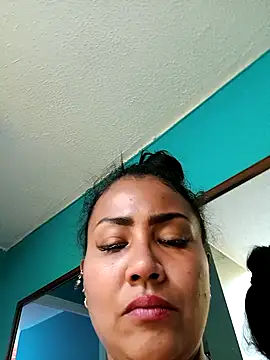 Ariana Rodriguez online show from 11-16-25, 04:34