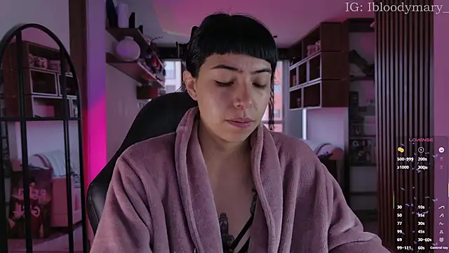 Snapshot of Saraa_Desiree chatting on 06-10-26, 02:38 Saraa Desiree online show from 06-10-26, 02:38