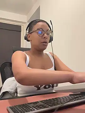 Melia Rayne online show from 05-14-26, 09:38