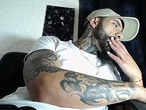 Snapshot of dante_d_angelo_ chatting on 09-25-25, 05:44 dante d angelo online show from 09-25-25, 05:44