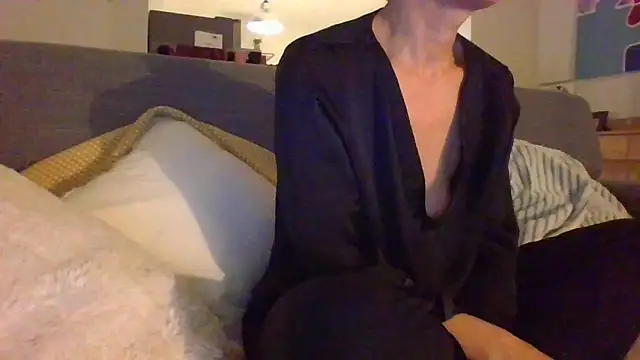 Valentinette online show from 11-26-25, 08:32