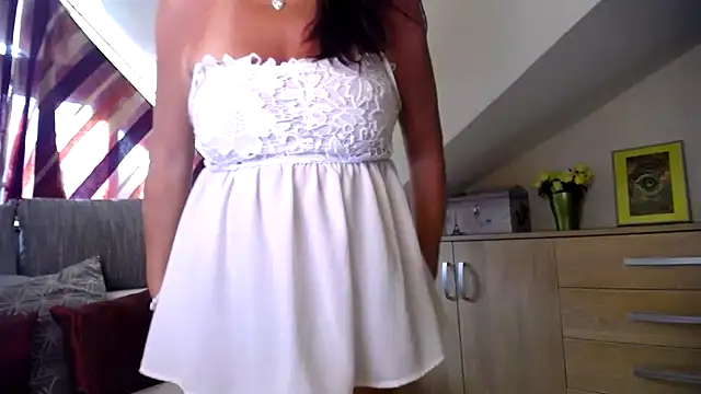 Snapshot of Kathylovexxx chatting on 05-27-26, 03:20 Kathylovexxx online show from 05-27-26, 03:20