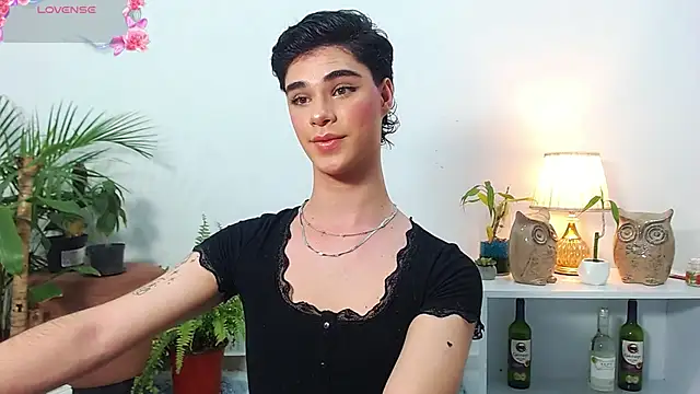 juanes puthee online show from 03-12-26, 05:02