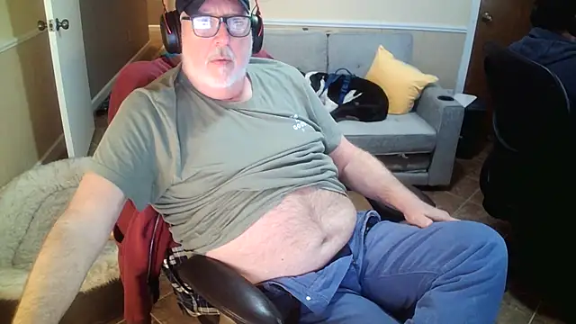 superbearboss online show from 12-17-25, 06:25