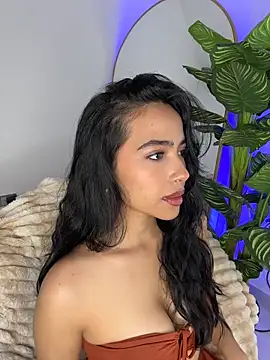  Emily Thompson  online show from 06-17-26, 02:25