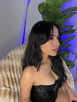  Emily Thompson  online show from 07-04-26, 01:23