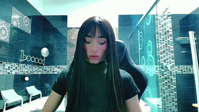 Small Hot19 online show from 05-27-26, 11:07