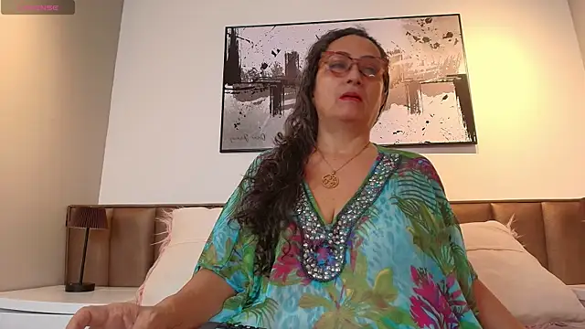 AlessandraLeroy online show from 04-15-26, 12:45