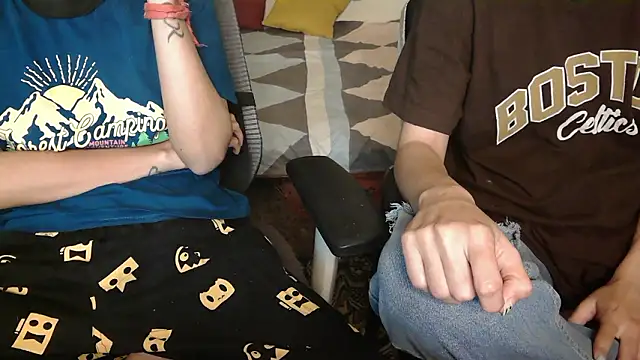 NaughtyThrouple007 online show from 02-09-26, 07:29