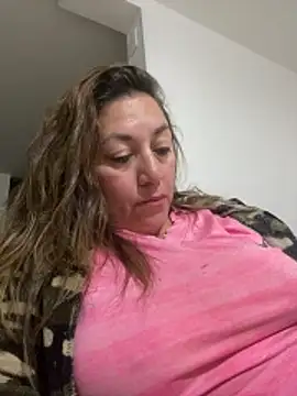 Snapshot of Luna-nevada chatting on 06-16-26, 02:25 Luna-nevada online show from 06-16-26, 02:25