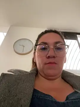 Snapshot of Luna-nevada chatting on 06-16-26, 02:30 Luna-nevada online show from 06-16-26, 02:30
