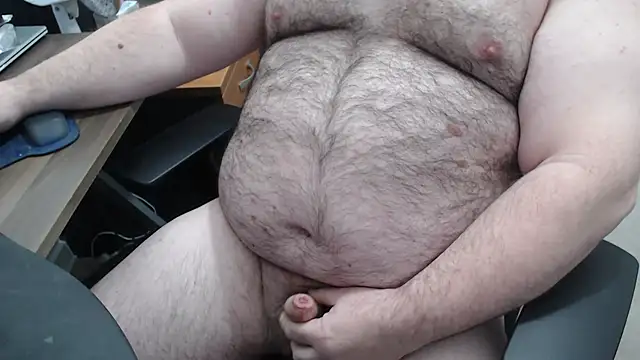 Snapshot of SmallBearUK chatting on 01-15-26, 09:25 SmallBearUK online show from 01-15-26, 09:25