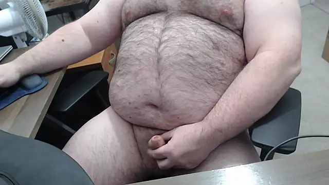 Snapshot of SmallBearUK chatting on 02-05-26, 02:00 SmallBearUK online show from 02-05-26, 02:00