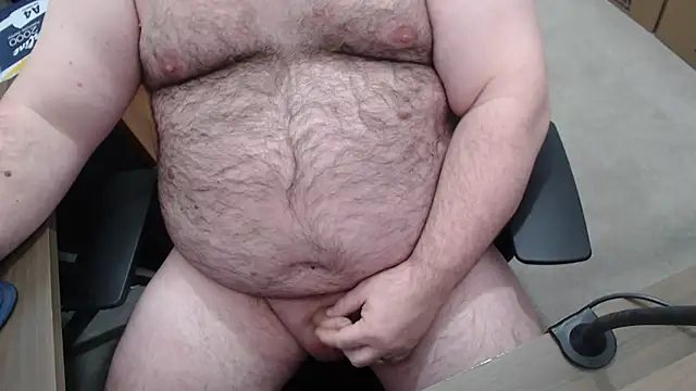 Snapshot of SmallBearUK chatting on 03-18-26, 01:14 SmallBearUK online show from 03-18-26, 01:14