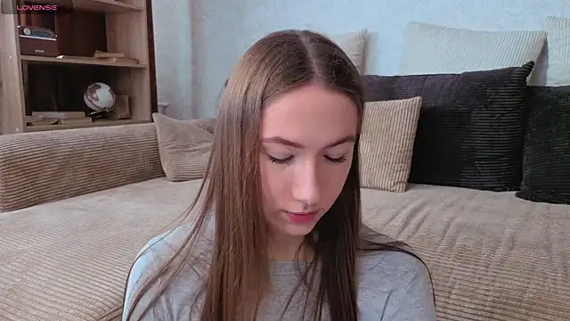 Snapshot of Kira_mindnes chatting on 04-12-26, 06:18 Kira mindnes online show from 04-12-26, 06:18