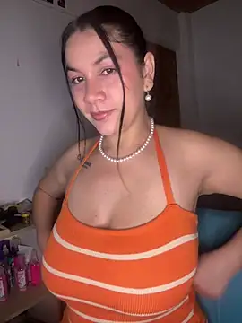 Snapshot of roldanmary chatting on 07-30-26, 02:43 roldanmary online show from 07-30-26, 02:43