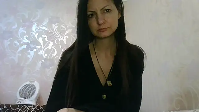 AliseWats online show from 11-22-25, 06:29