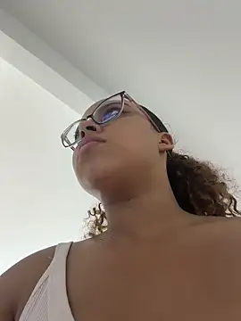 AlesiaCooper online show from 05-22-26, 02:19