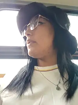 Snapshot of DaniPoison chatting on 03-26-26, 04:34 DaniPoison online show from 03-26-26, 04:34