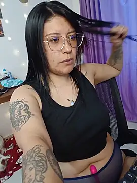 DaniPoison online show from 05-19-26, 05:52