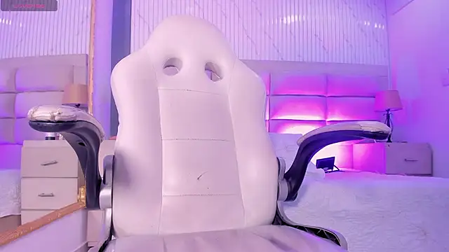 NaomiFrost online show from 01-31-26, 07:11