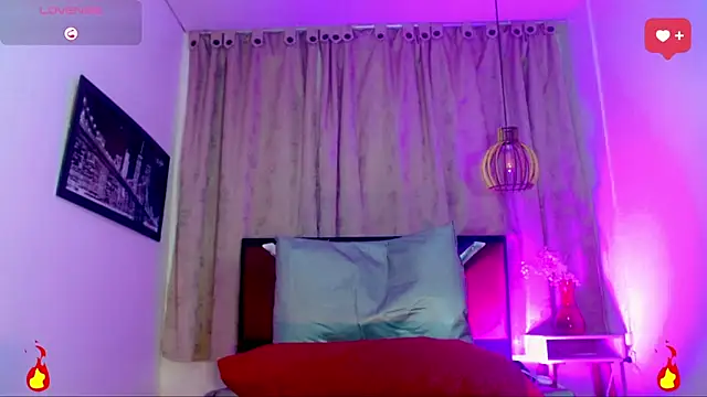 Snapshot of alexsandra_kiss chatting on 06-09-26, 11:33 alexsandra kiss online show from 06-09-26, 11:33