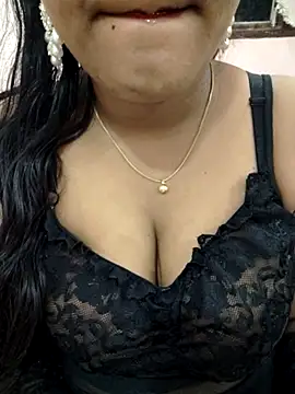 Snapshot of priya_00143 chatting on 05-08-26, 05:07 priya 00143 online show from 05-08-26, 05:07