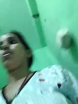 Hotty-Nidhi online show from 03-25-26, 02:56