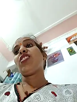 Hotty-Nidhi online show from 06-05-26, 06:52