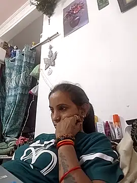 Hotty-Nidhi online show from 06-15-26, 01:46