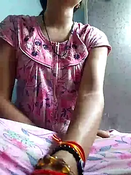 Hotty-Nidhi online show from 06-19-26, 03:00