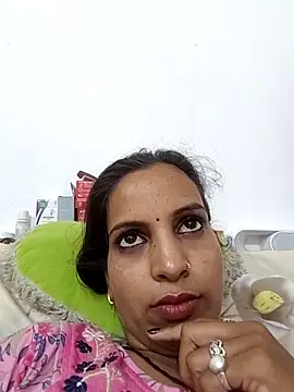 Hotty-Nidhi online show from 06-19-26, 03:38