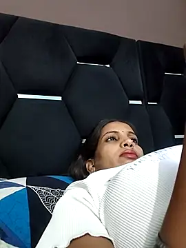 Hotty-Nidhi online show from 06-29-26, 04:51