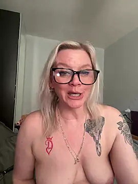 Curvy-Cleo online show from 03-05-26, 12:23