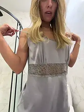 Snapshot of VelvetVabe chatting on 03-20-26, 10:03 VelvetVabe online show from 03-20-26, 10:03