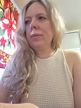 Snapshot of Irina3718 chatting on 06-12-26, 01:43 Irina3718 online show from 06-12-26, 01:43