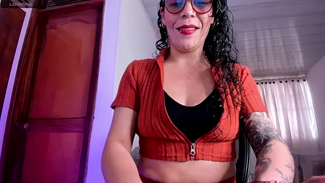 Snapshot of mia_velvet1 chatting on 06-22-26, 04:04 mia velvet1 online show from 06-22-26, 04:04