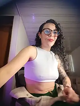 Snapshot of mia_velvet1 chatting on 07-13-26, 11:46 mia velvet1 online show from 07-13-26, 11:46