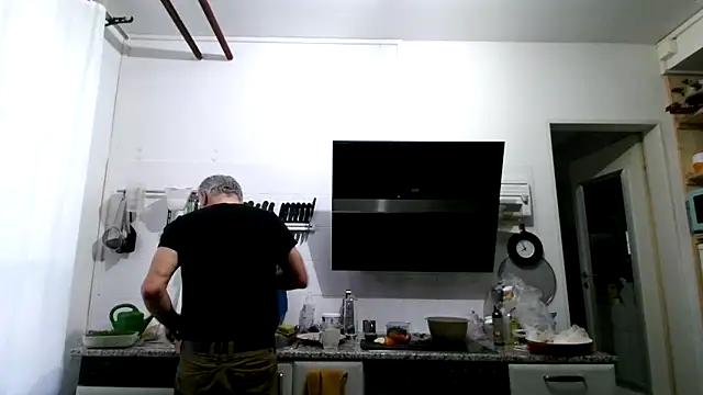 Berg Boy online show from 02-24-26, 06:55