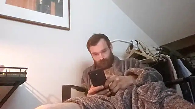 Snapshot of LKC94 chatting on 11-10-25, 03:27 LKC94 online show from 11-10-25, 03:27