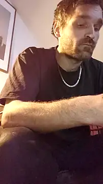 Snapshot of LKC94 chatting on 12-04-25, 10:51 LKC94 online show from 12-04-25, 10:51