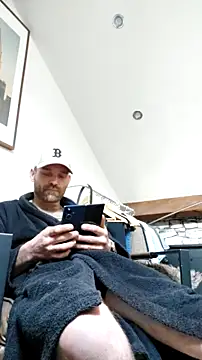 Snapshot of LKC94 chatting on 12-14-25, 10:42 LKC94 online show from 12-14-25, 10:42